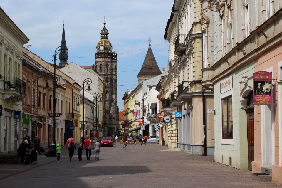 City travel pavement