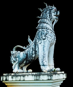 Statue lion isolated