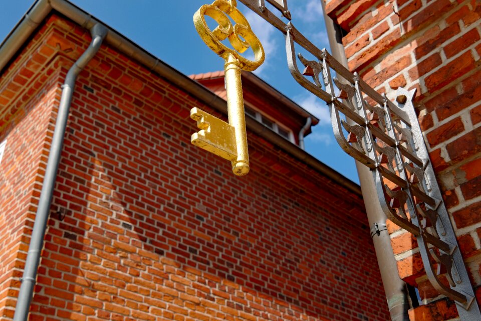 Golden architecture brick