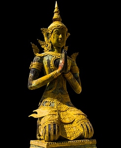Broncefigur statue isolated