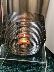Holder metal design