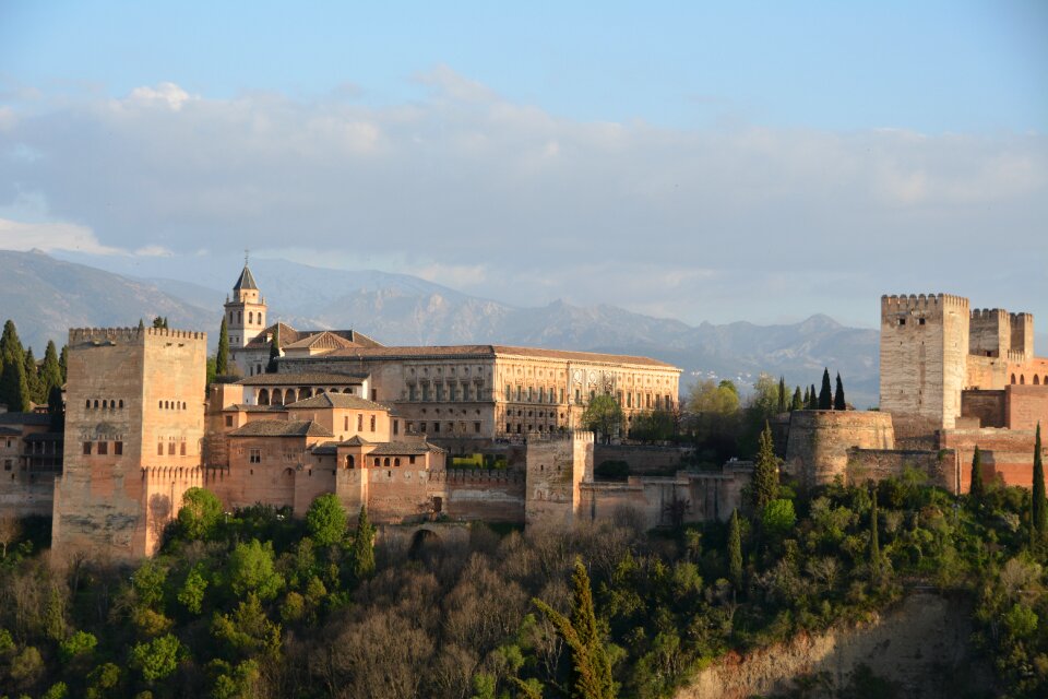 Travel grenade alhambra