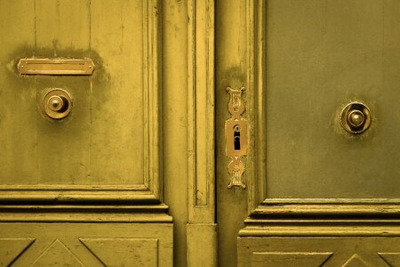 Handle entrance old