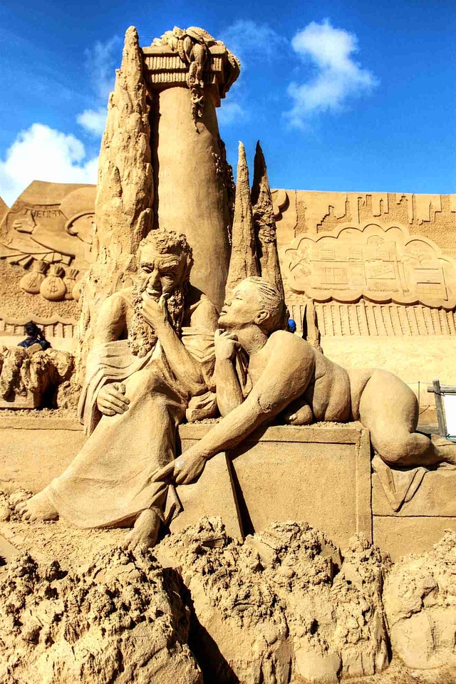 Sand sculpture statue sculpture