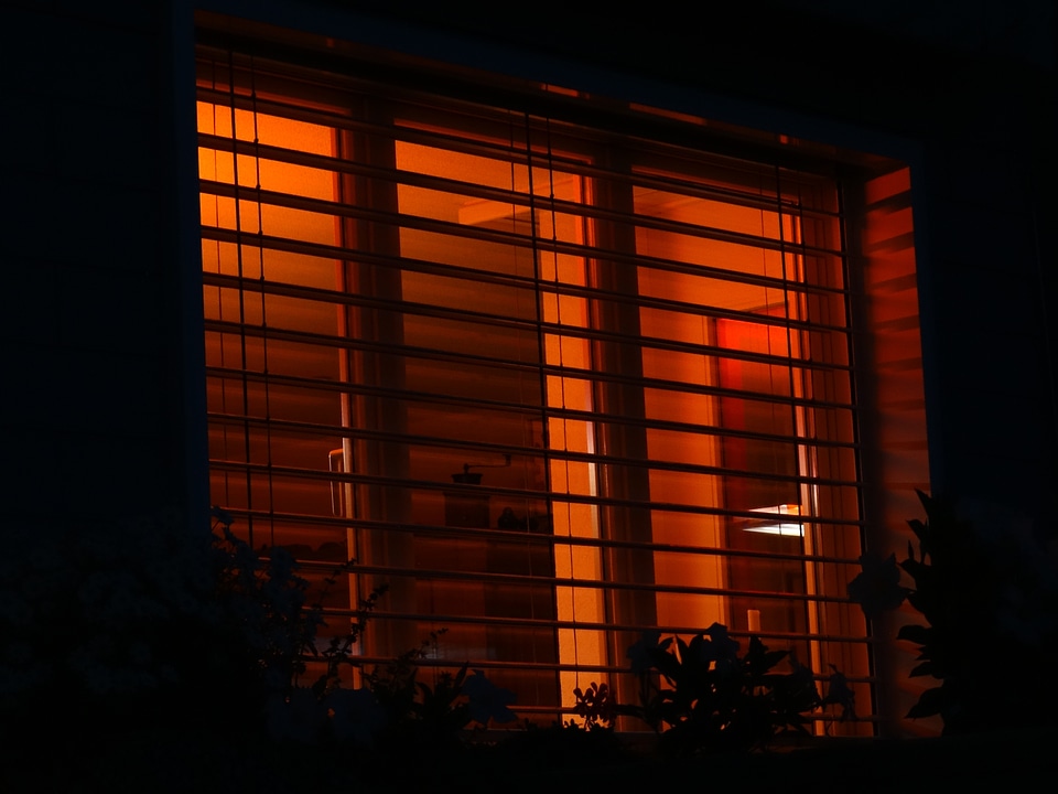 Window dusk venetian blinds
