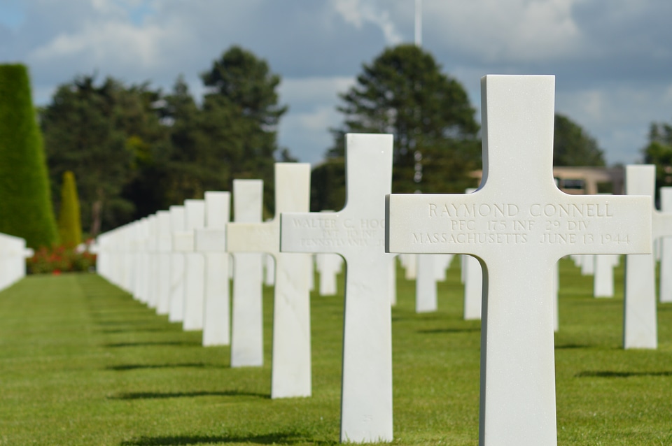 Normandy tribute soldier