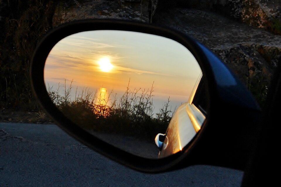 Vehicle side mirror sea