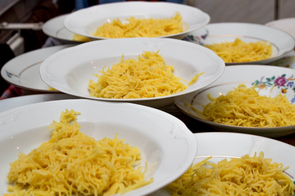 Cooking pasta plates
