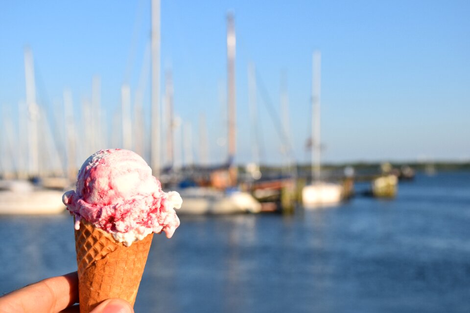 Summer ice ball refreshment