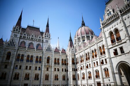 Building tourism the parliament