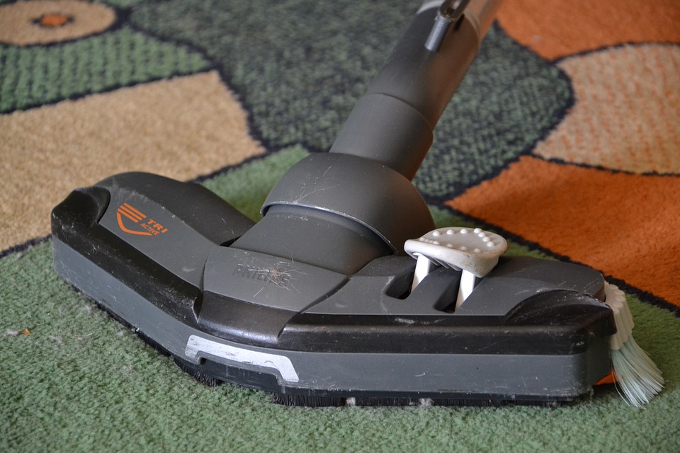 Cleanup vacuum cleaner vacuuming