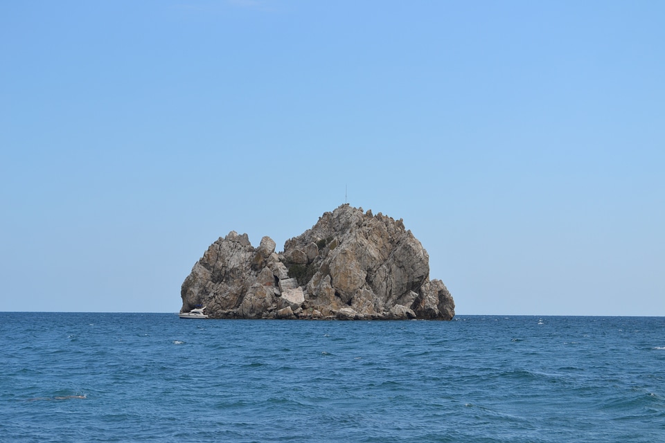 Water landscape island