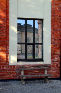 Building bench reflection