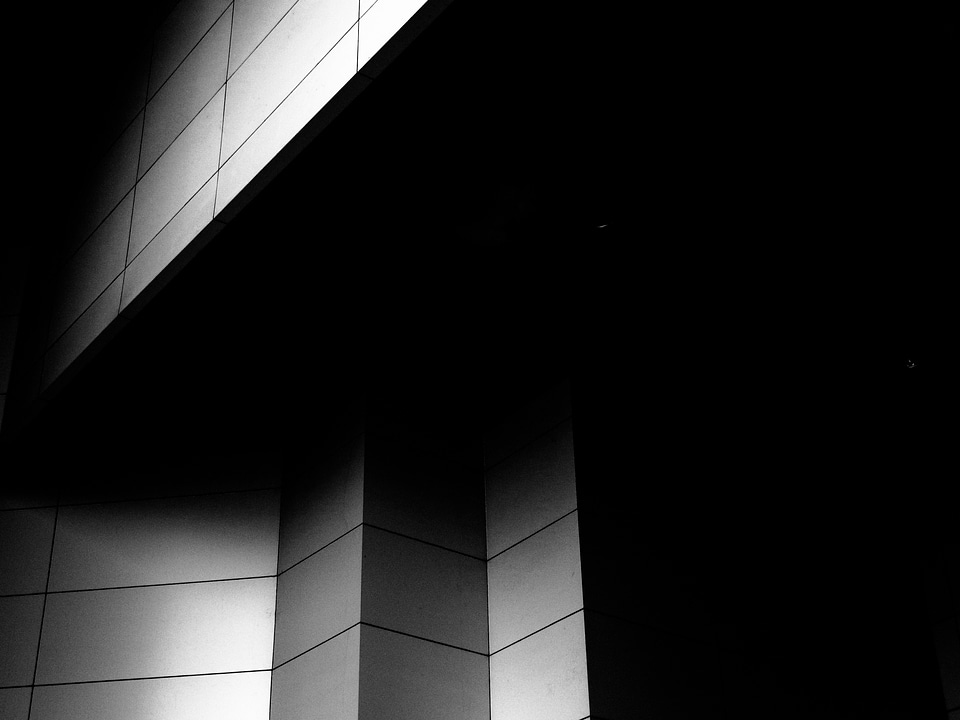 Abstract geometric tile