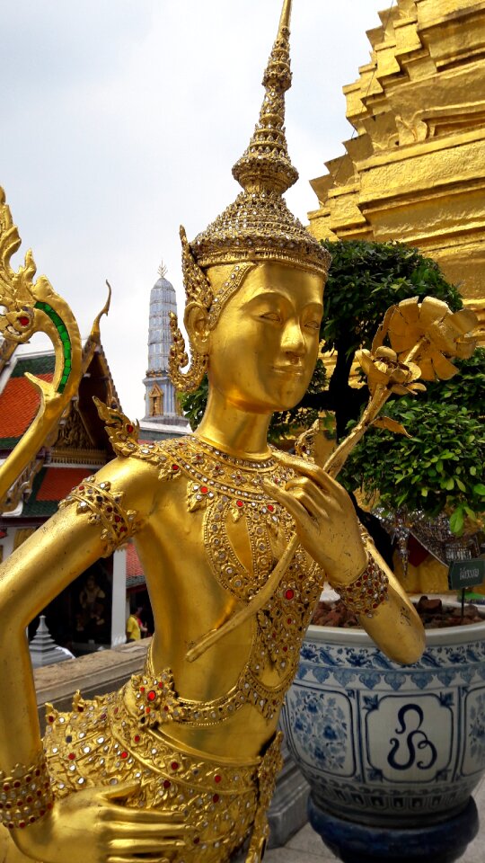 Mythical gods statue Free photos