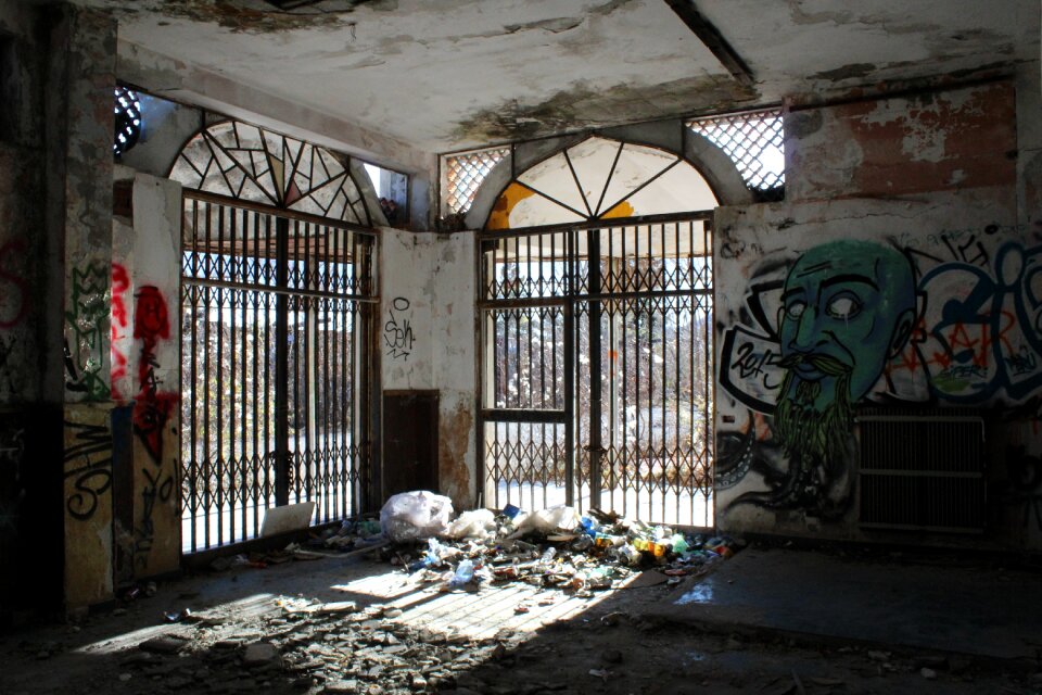 Streetartist article deterioration