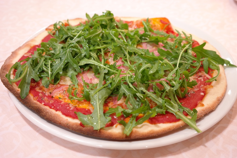 Pizza topping vegetarian vegetable pizza