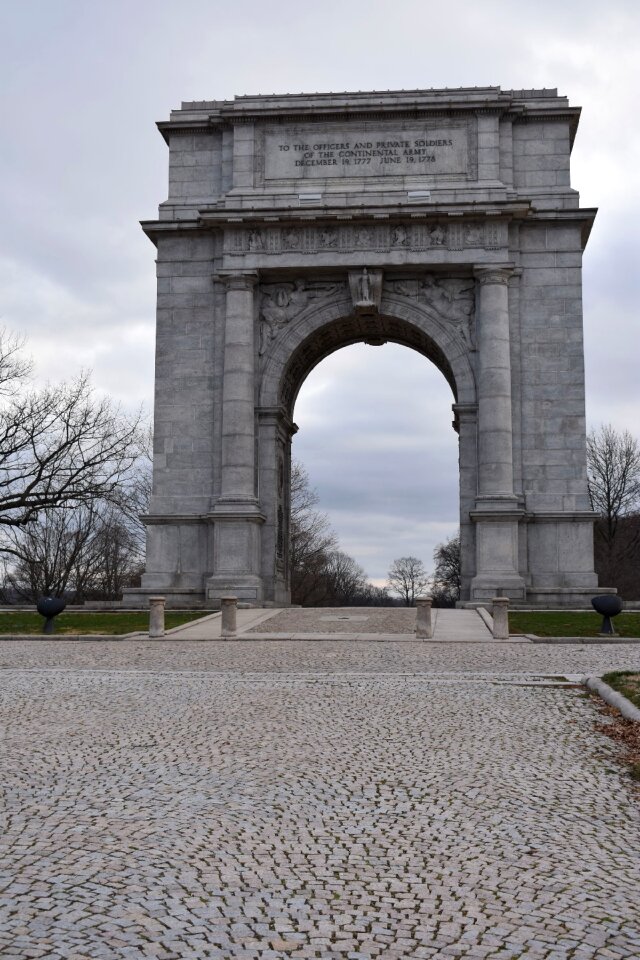 Arch stone monument