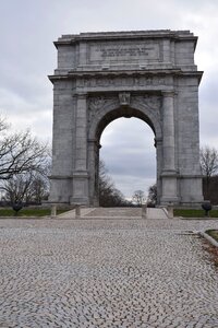 Arch stone monument