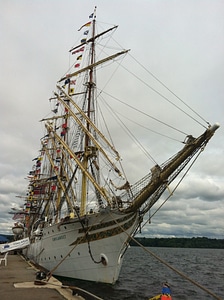 Sail mast ship masts