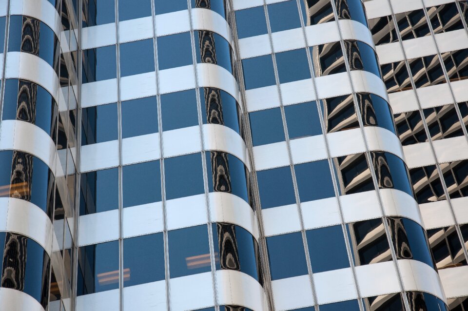 Facade glass house