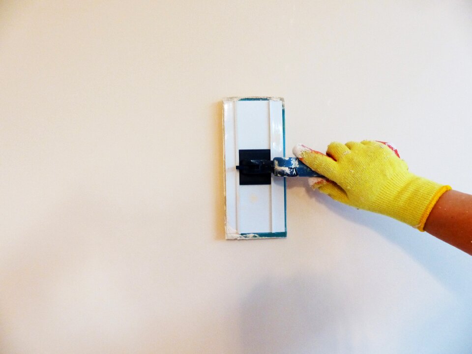 Arm paint a wall interior paint