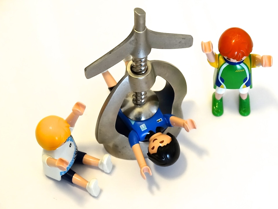 Presses metal figures