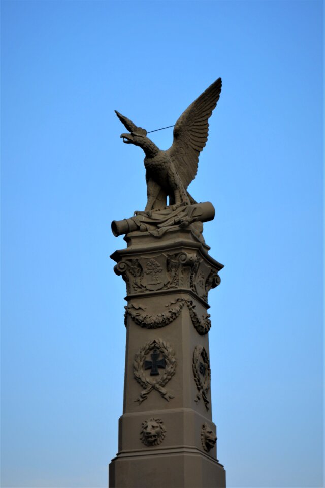 City empty monuments