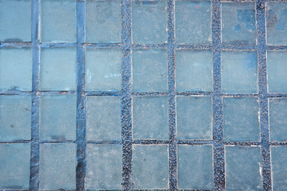 Glass tile window