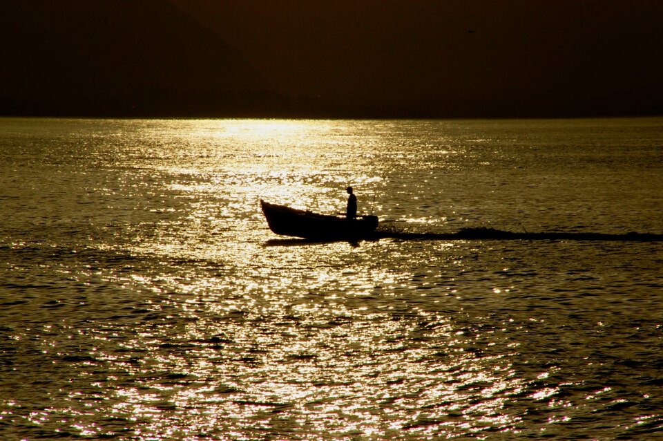 Sea water contrast
