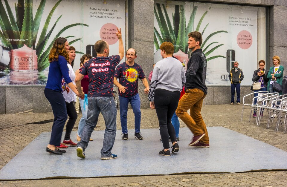Dancing people Free photos
