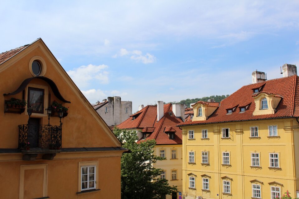 Building city old houses