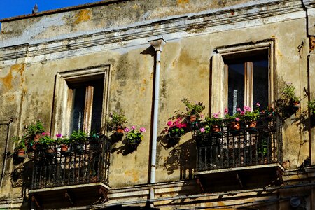 Old window architecture