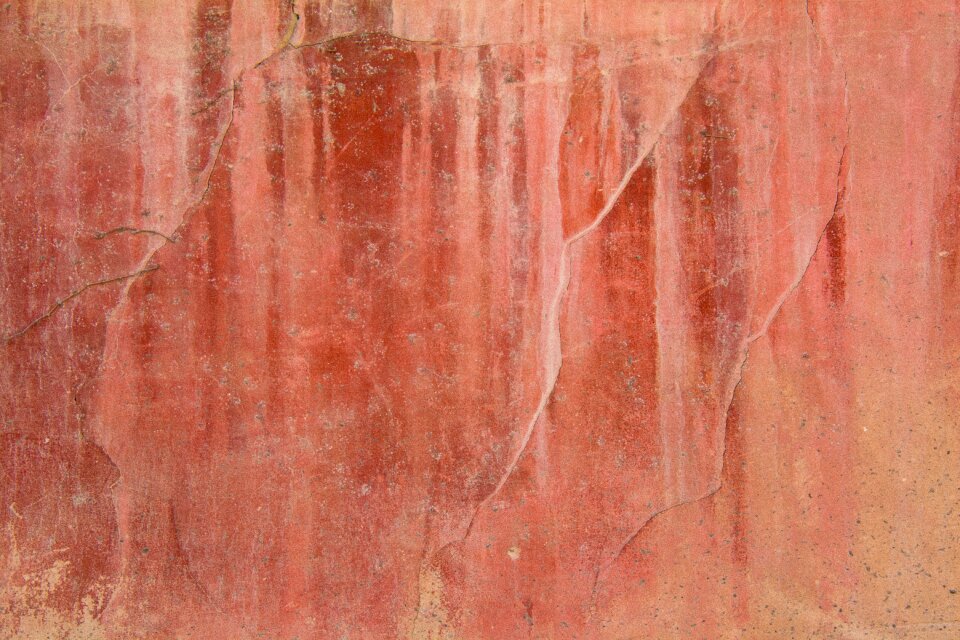 Structure color red