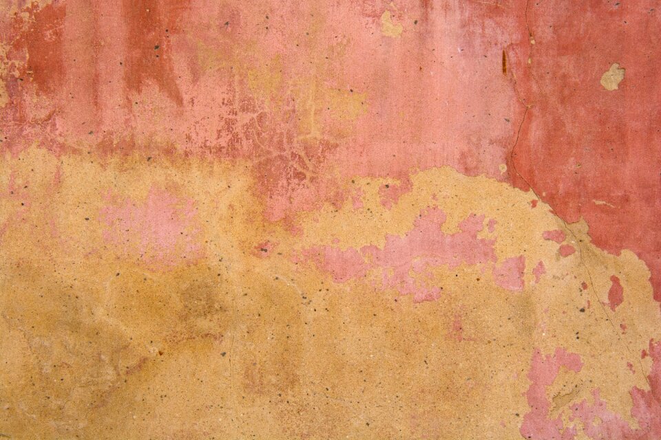 Structure color red