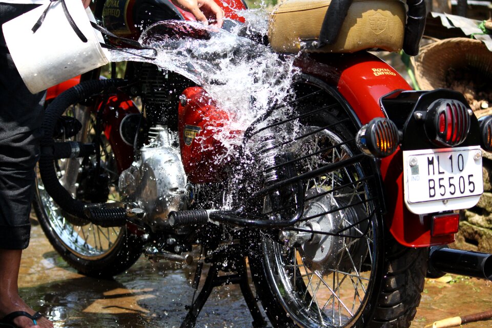 Bike royal enfield car wash