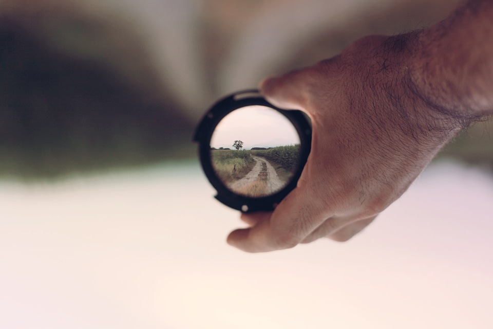 Loupe hand photography