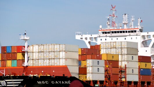 Cargo frachtschiff charge