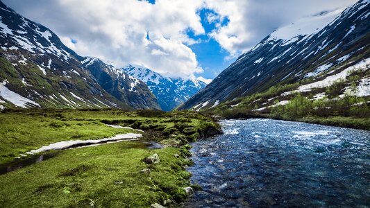 Natural outdoor travel