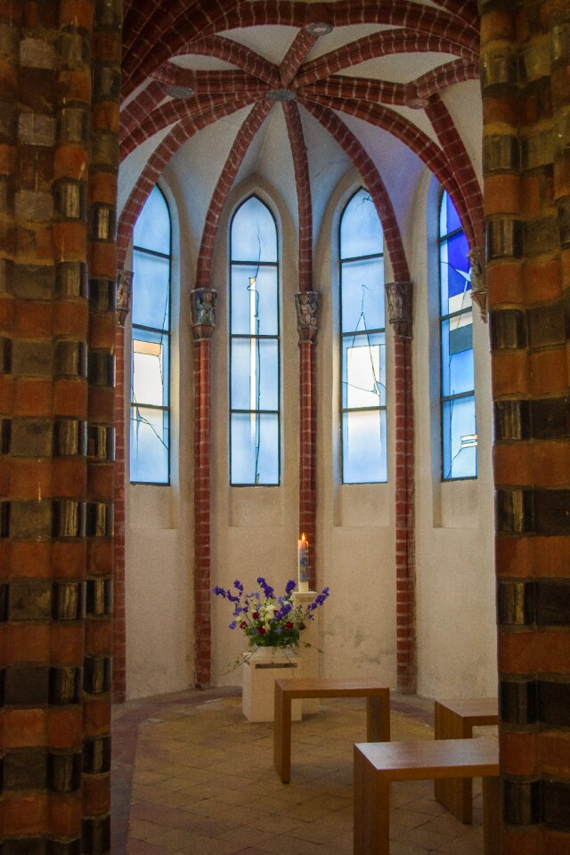 Side chapel small chapel architecture photo