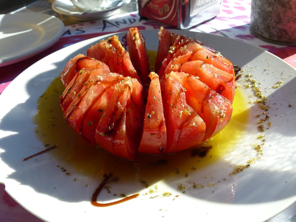 Sliced spanish oily