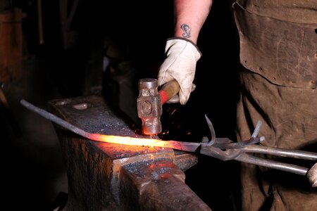 Forge hammer