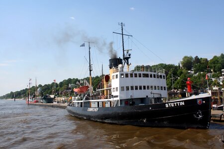 övelgönne neumühlen hamburg photo