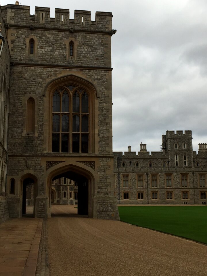Castle travel queen