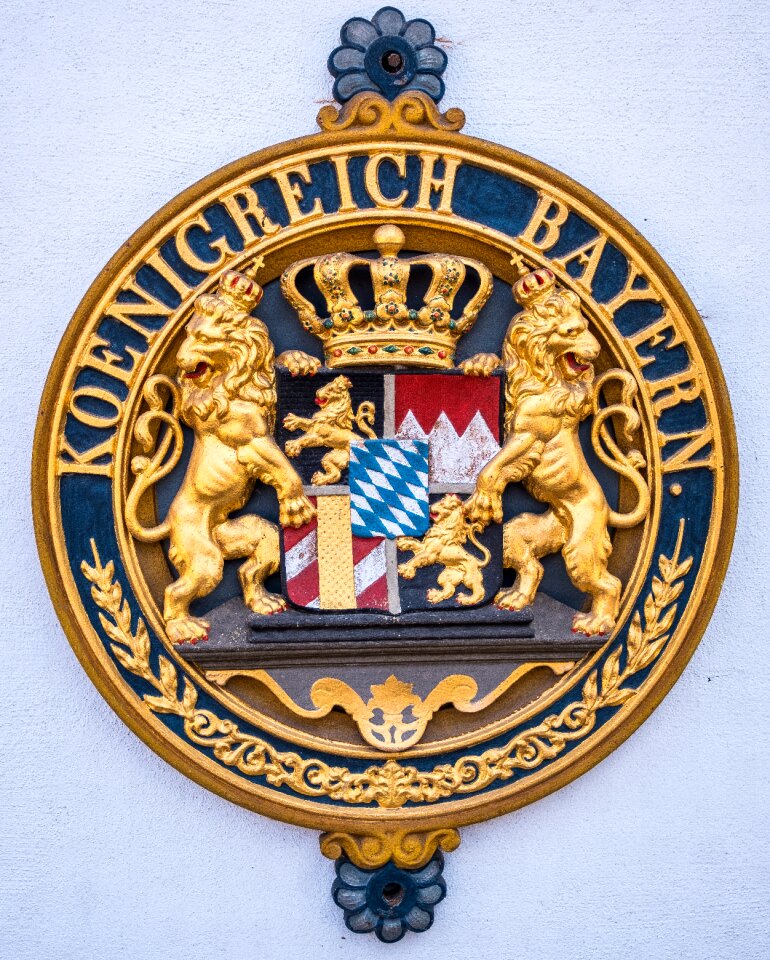 Symbol decoration gold