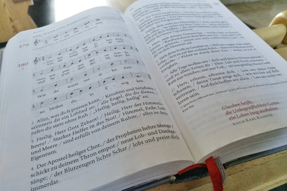 Song community singing