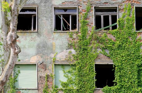 Ruined house old sagging photo