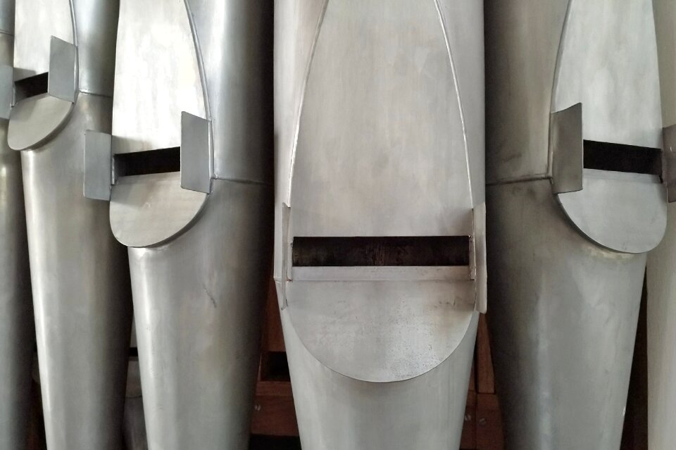 Church organ whistle instrument