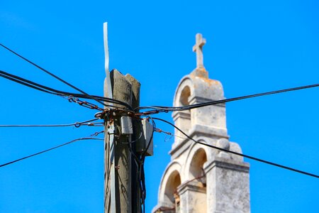 Installation cross electrician wire