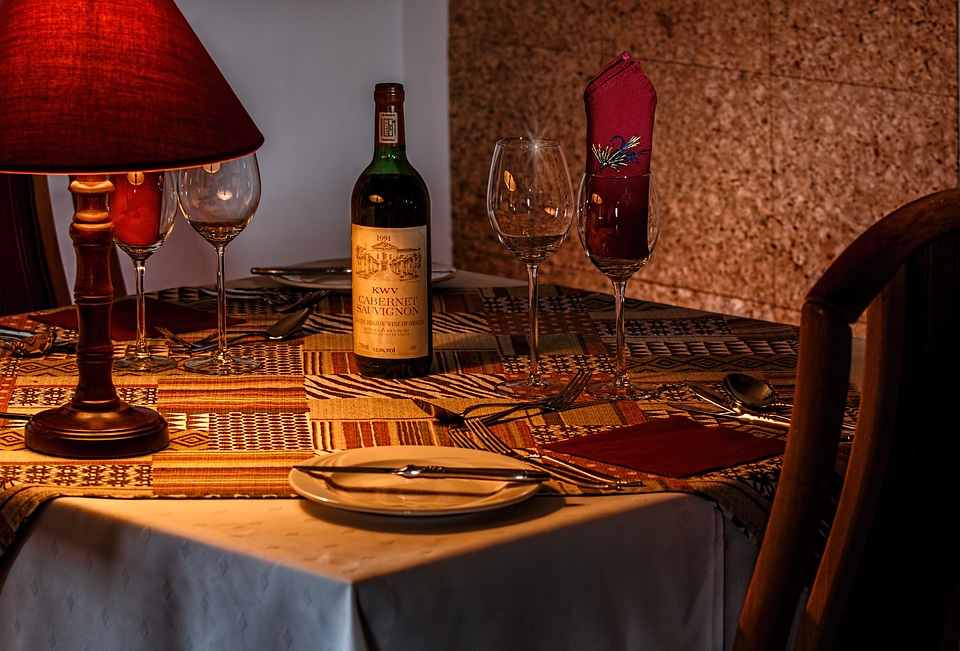 Place setting eating out romantic
